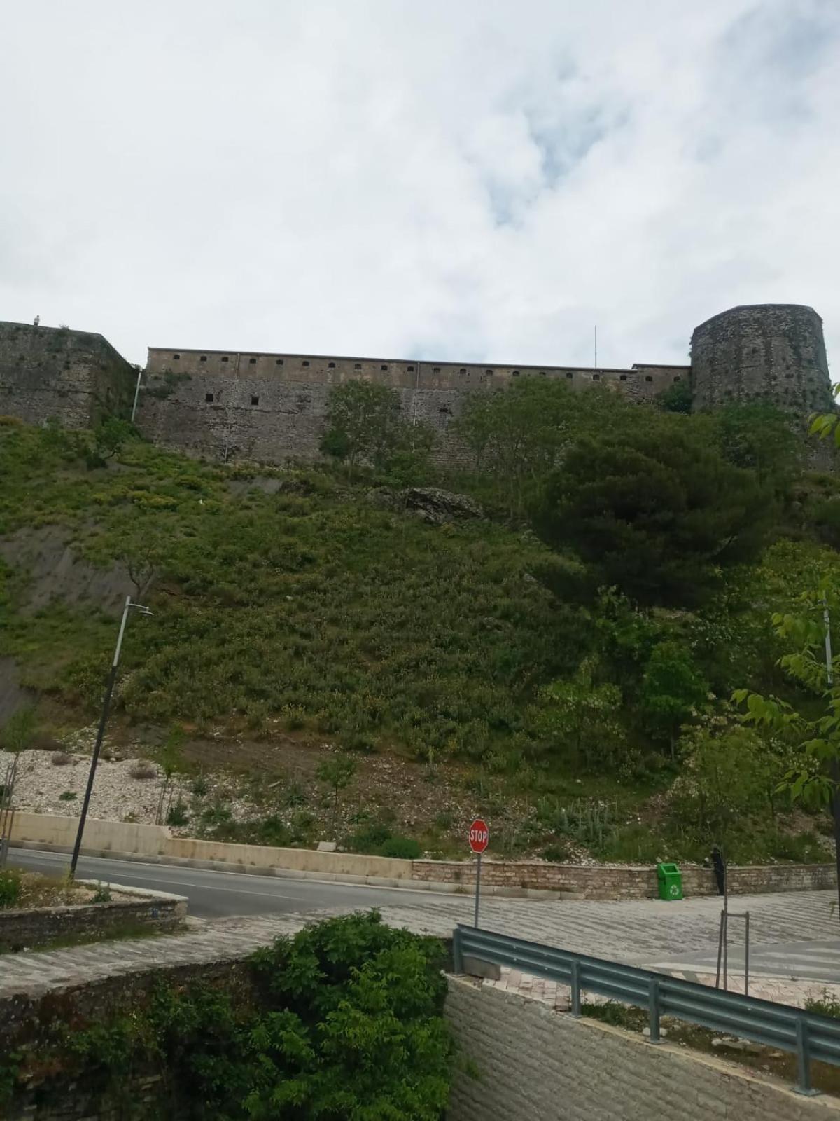 Relax Camping Gjirokastër Екстериор снимка