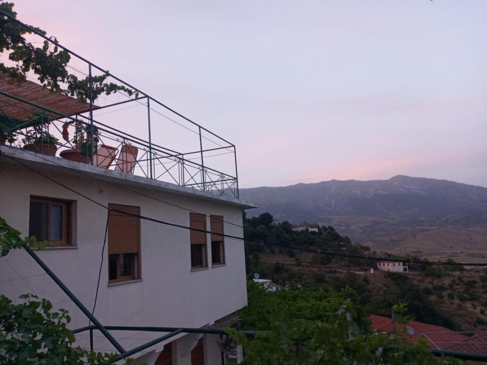 Relax Camping Gjirokastër Екстериор снимка
