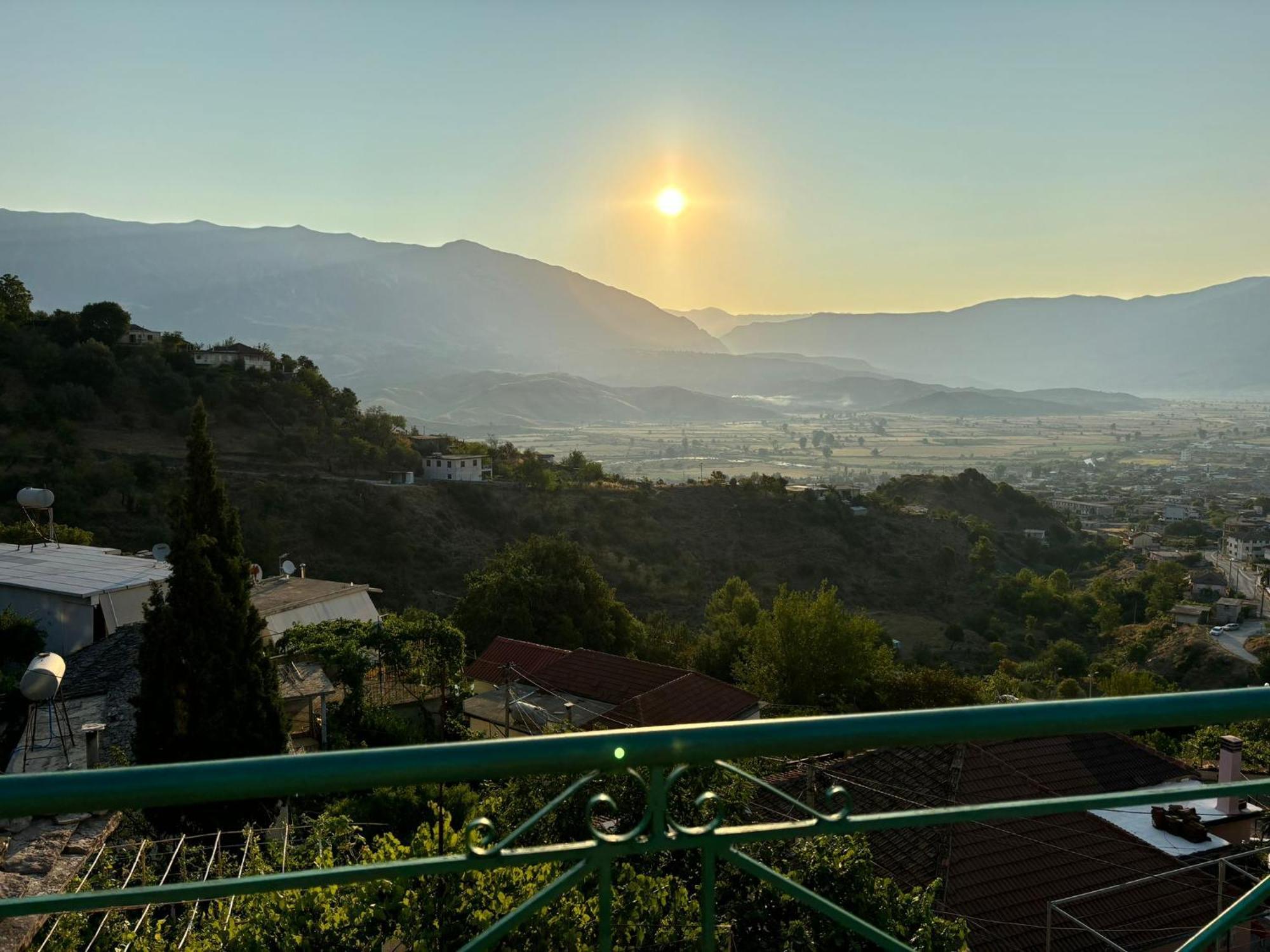 Relax Camping Gjirokastër Екстериор снимка